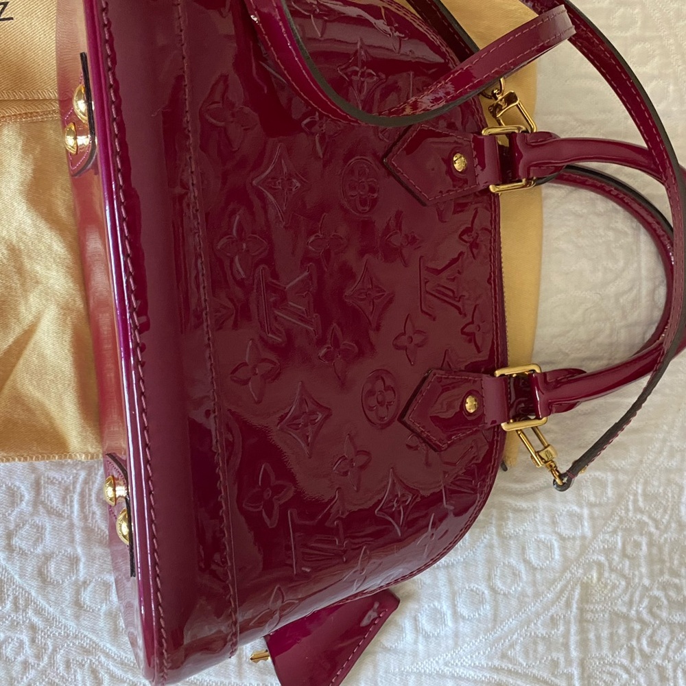 LOUIS VUITTON Vernis Alma BB Magenta - Picture 7 of 11